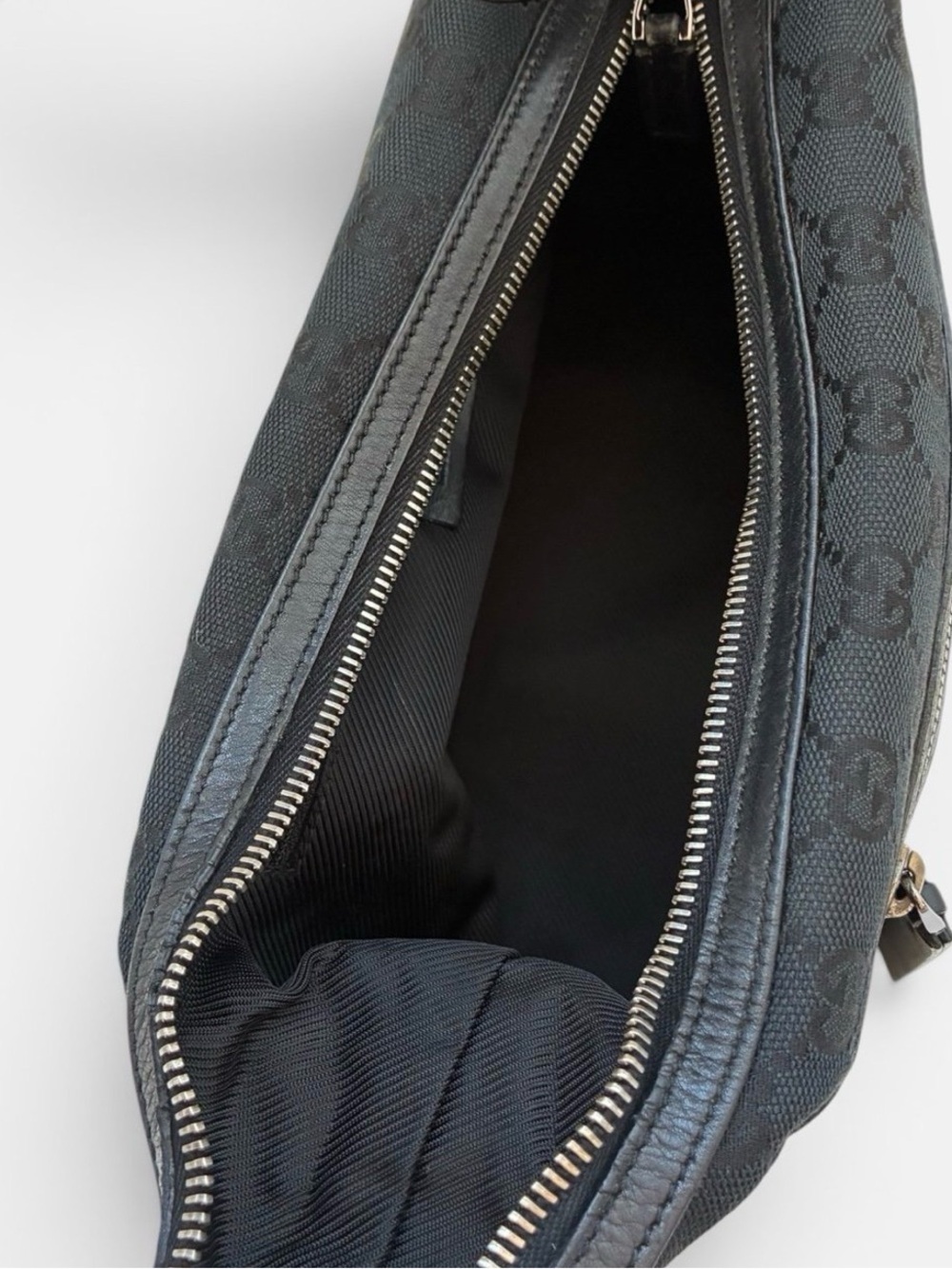 Gucci Black Logo Shoulder Bag with Silver Hardware Baguette Pochette - Picture 7 of 11